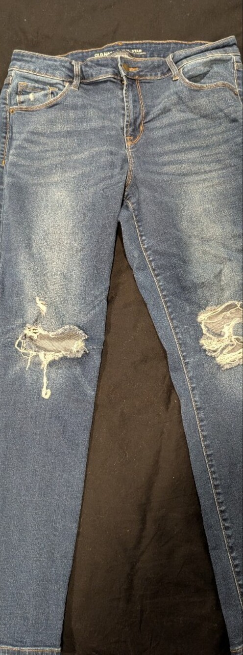 Old Navy Distressed Skinny Jeans in Medium Blue